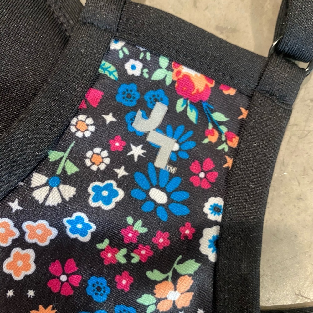 Two sports bras- NWOT( never worn)1 floral print by JOY LAB 🖤1 pink by COLSIE💗 - Picture 13 of 13